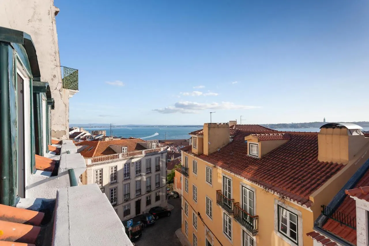 Alfama Charming Apartment With Amazing River View And Terrace Lisboa