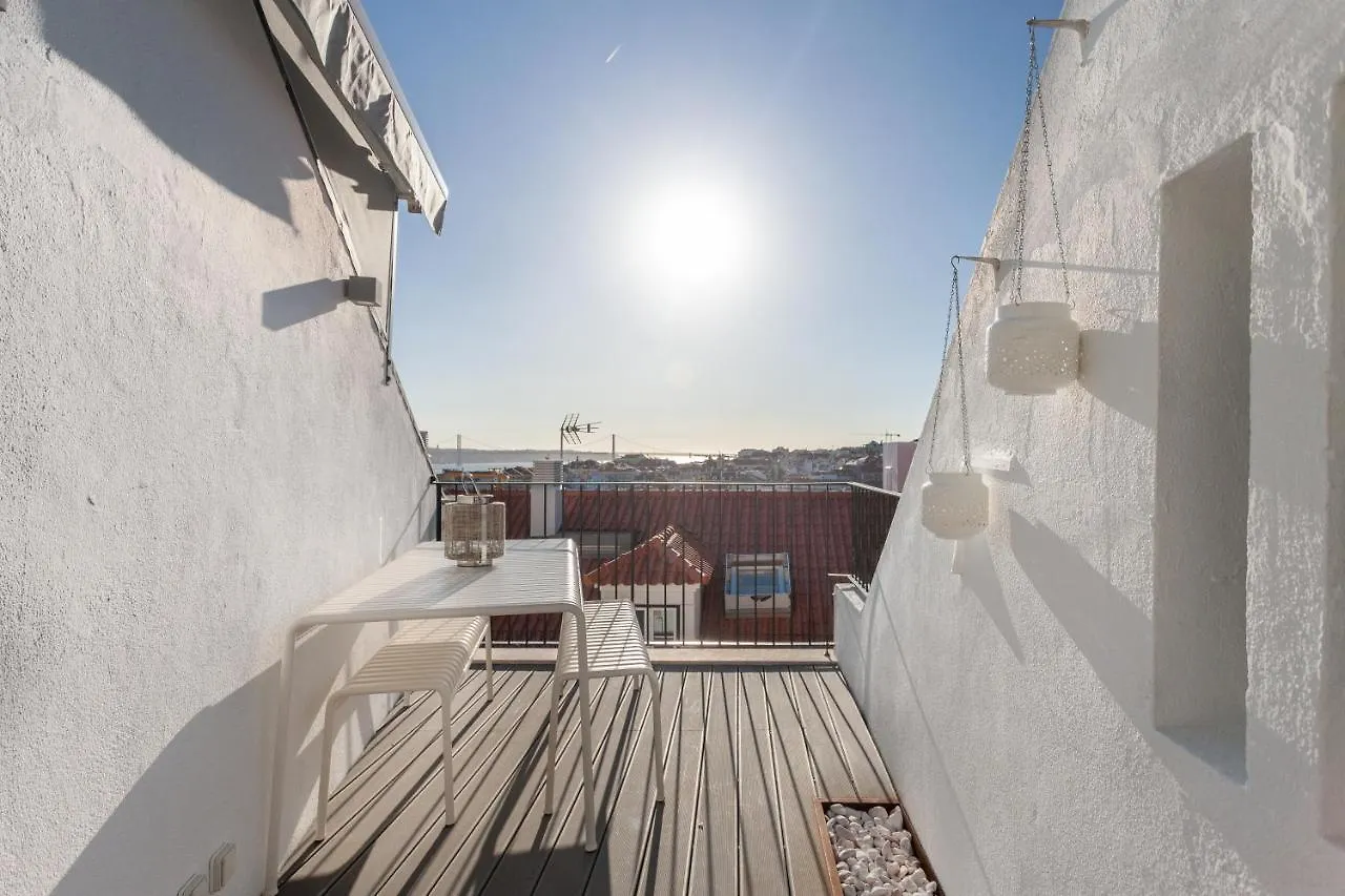 Alfama Charming Apartment With Amazing River View And Terrace Lisboa